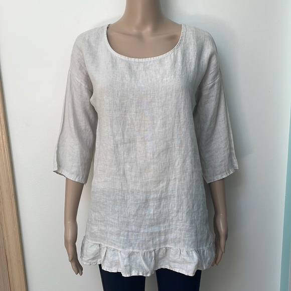Lungo L’Arno Italy 💯 linen top ruffle hem, 3/4 sleeves - Picture 1 of 8